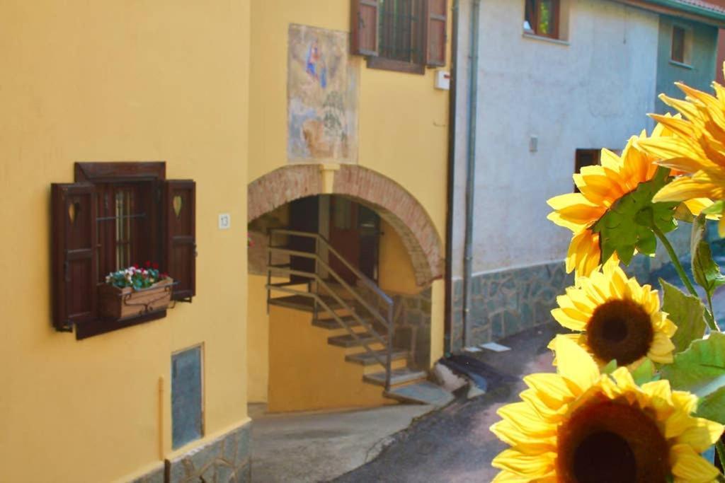 Borghetto Storico - Fronte Castello Lägenhet Villar Dora Exteriör bild